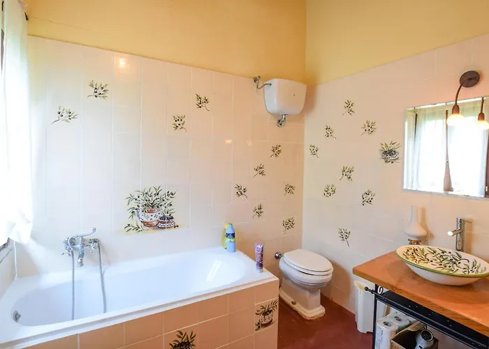 Apartamento Stunning In With Wifi Ficulle